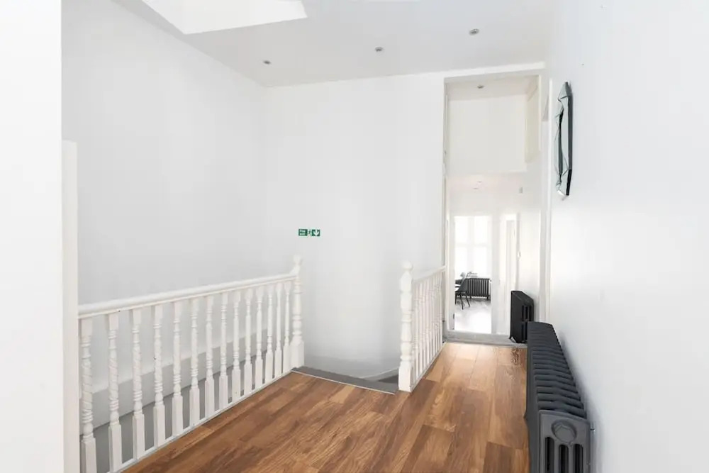 Gorgeous London Flat - Newly Furnished Mhb350