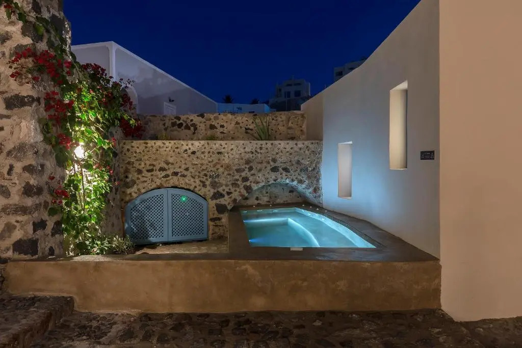Alluvial Santorini Suites