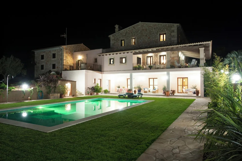 Can Corem de Son Moix - Luxurious 6-bedroom villa just 10 minutes from the beach