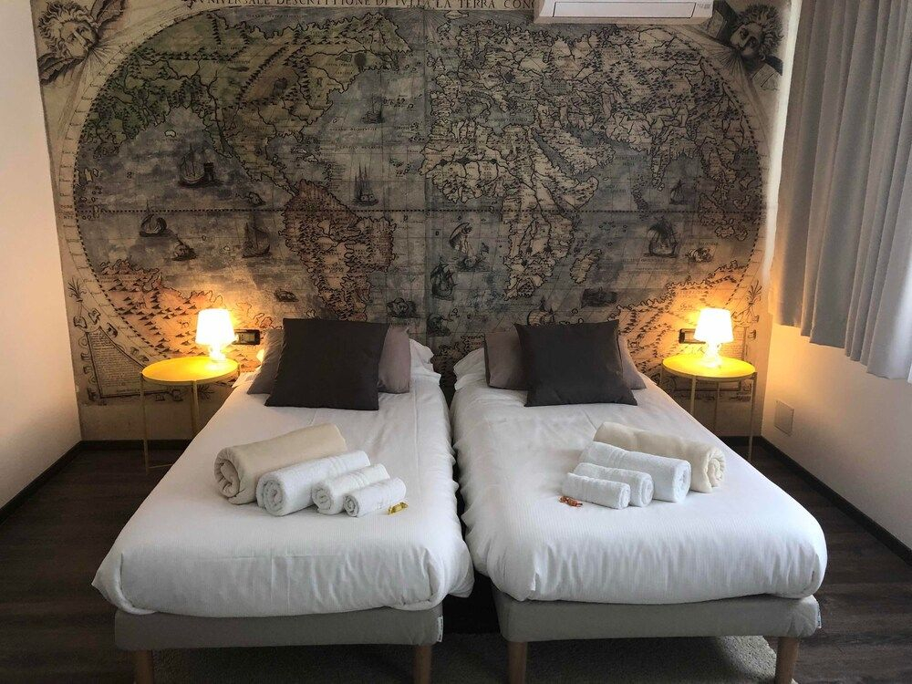 Francis Superior Rooms