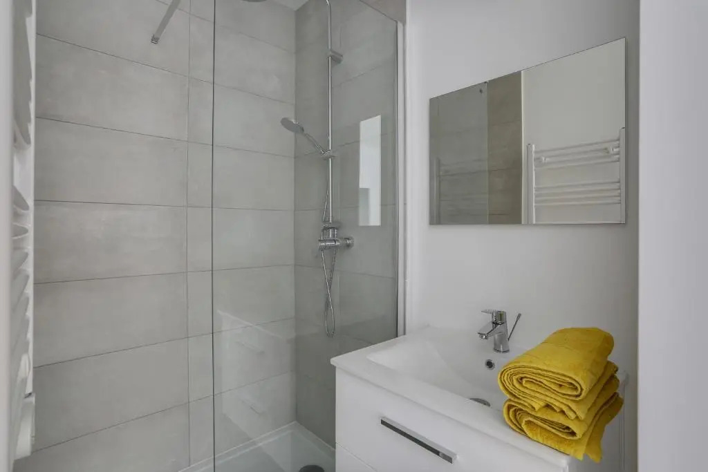 Magnifique T5 (12pers) 129m²-Climatisé-Vieux-Port