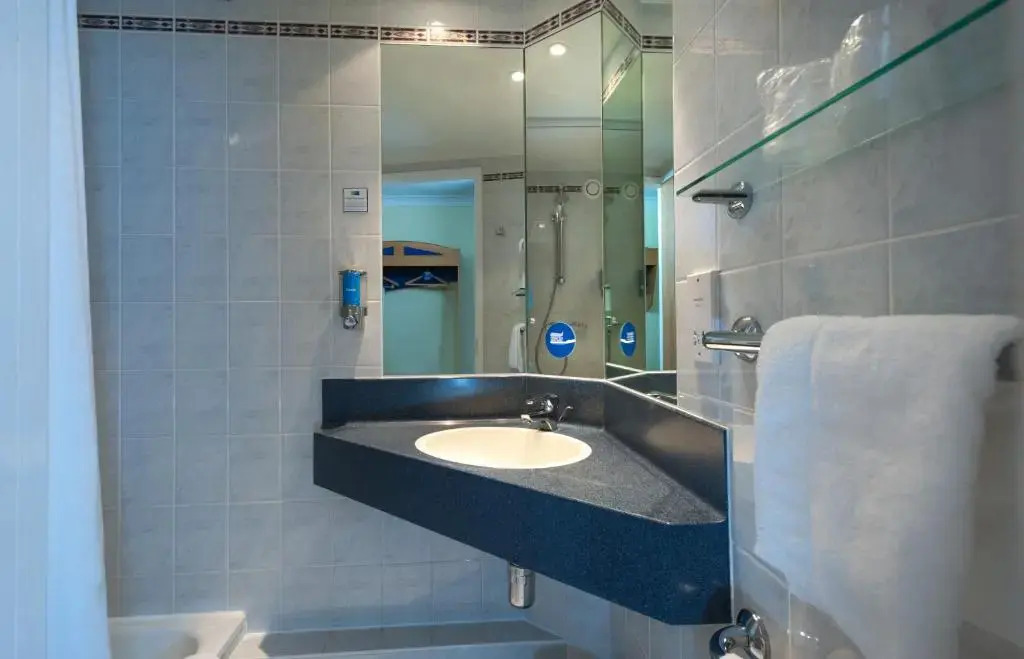 Holiday Inn Express Walsall M6, J10 by IHG