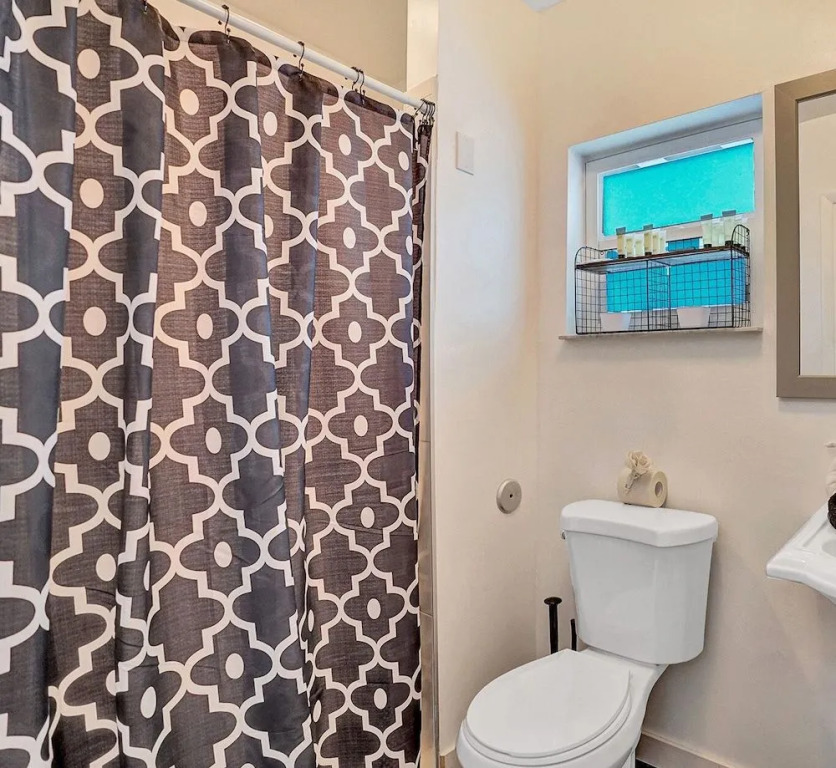 Modern 5BR with Private Heated Pool