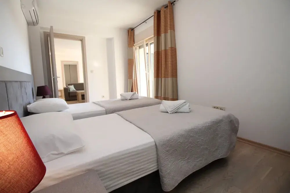 Fontana lux apartments