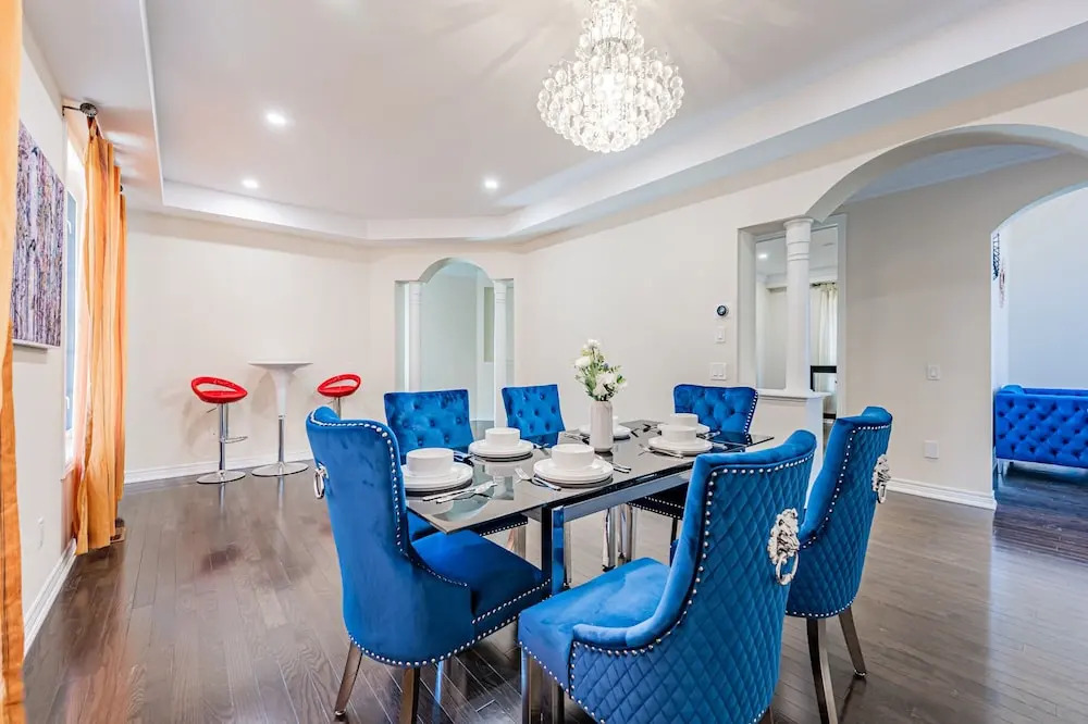 Lady Valentina Boutique Home
