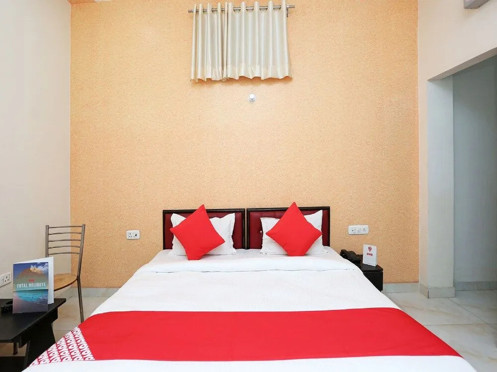 Oyo 17066 Hotel Pushpa Palace