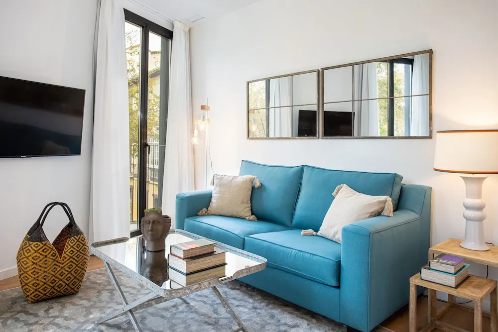 Bright 2 Bd Apartment in Prime Location. Trinidad II