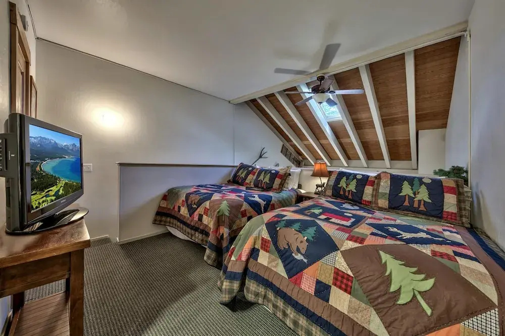 Newly Remodeled 1 Bed and Loft at Lakeland Village