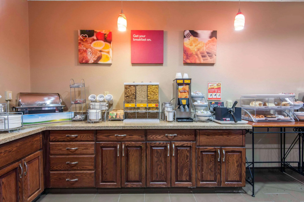 Comfort Suites Rochester Henrietta University Area
