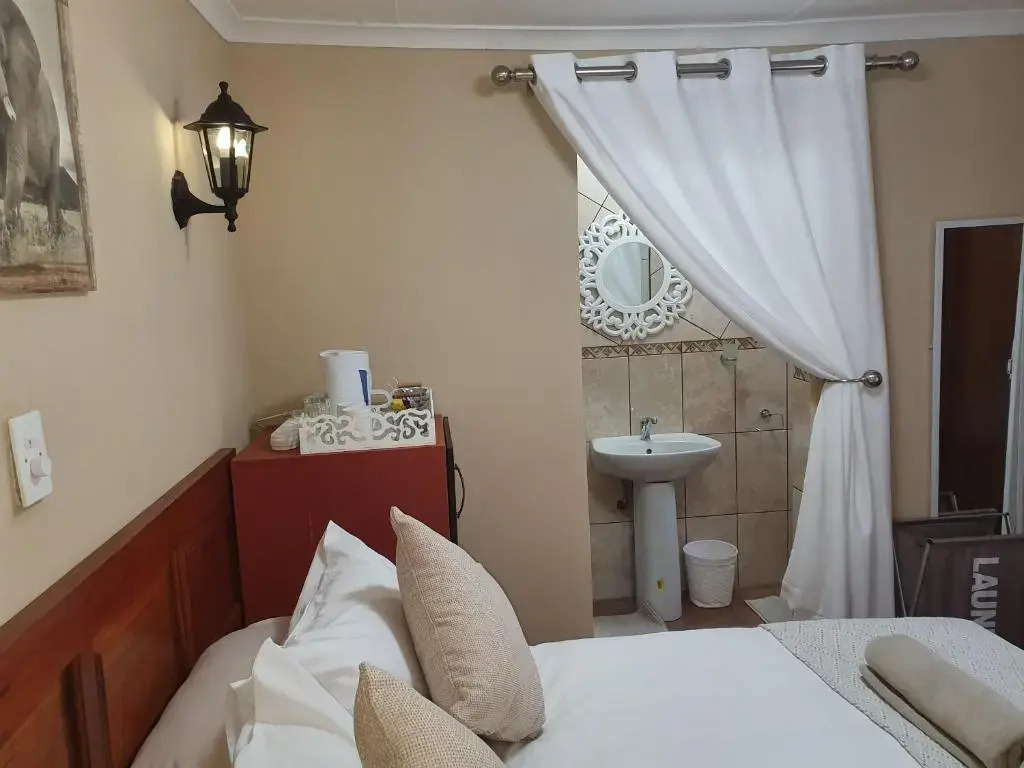 Lanis Guest House