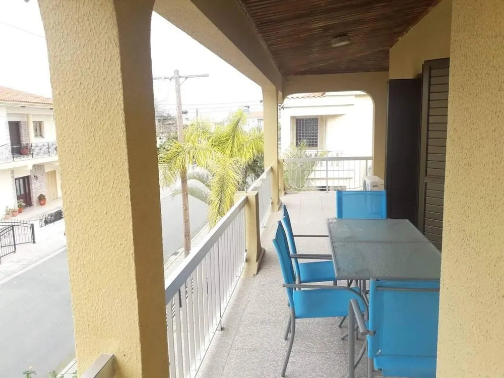 Immaculate 4-bed Apartment in Larnaca
