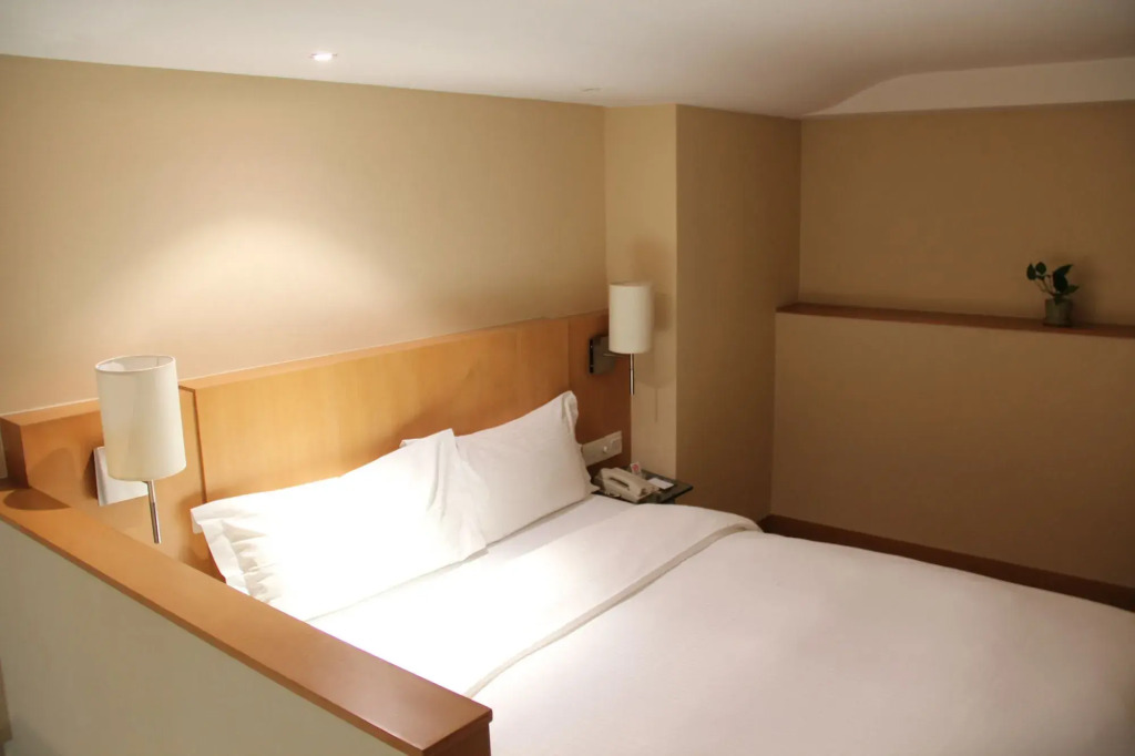 Lotel