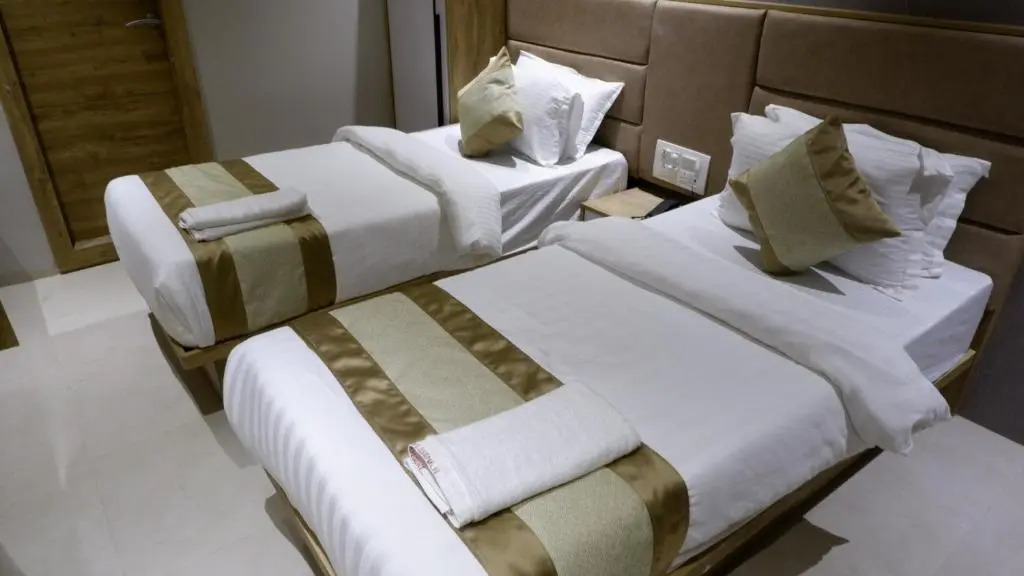 HOTEL AMBER PARAMOUNT