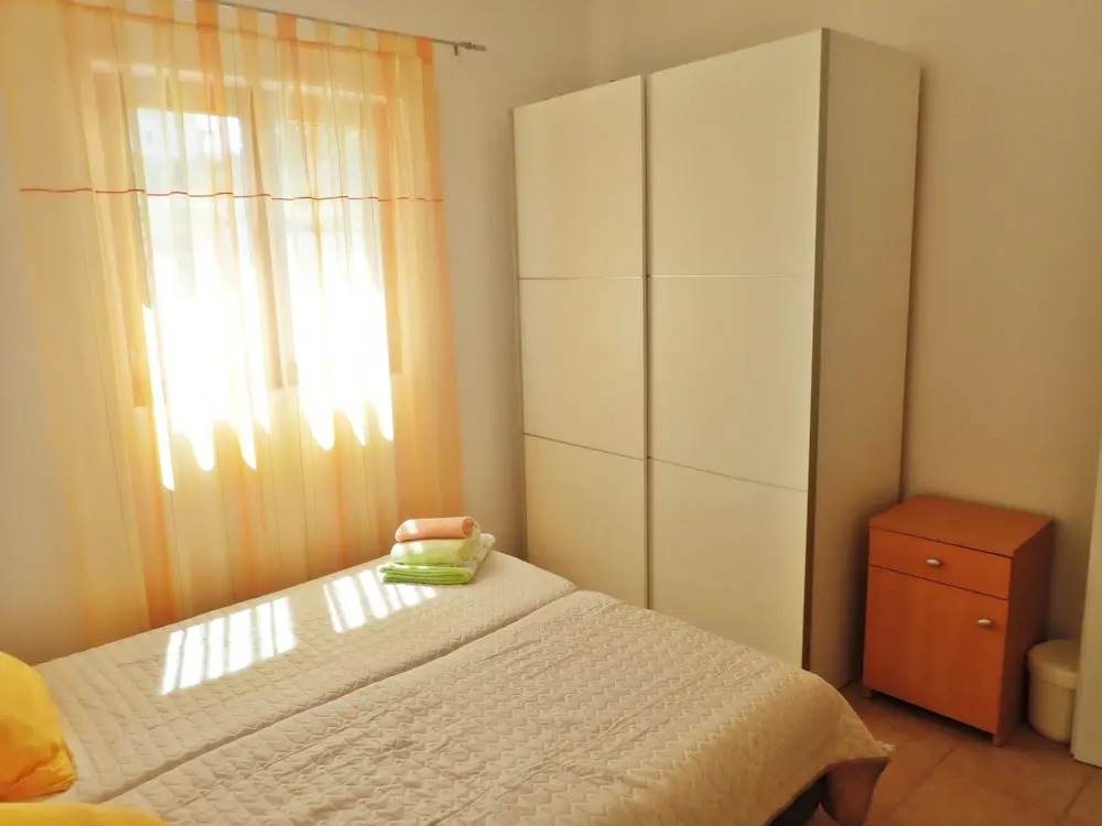 Apartment Boreas-with Panoramic View to the sea and Velebit