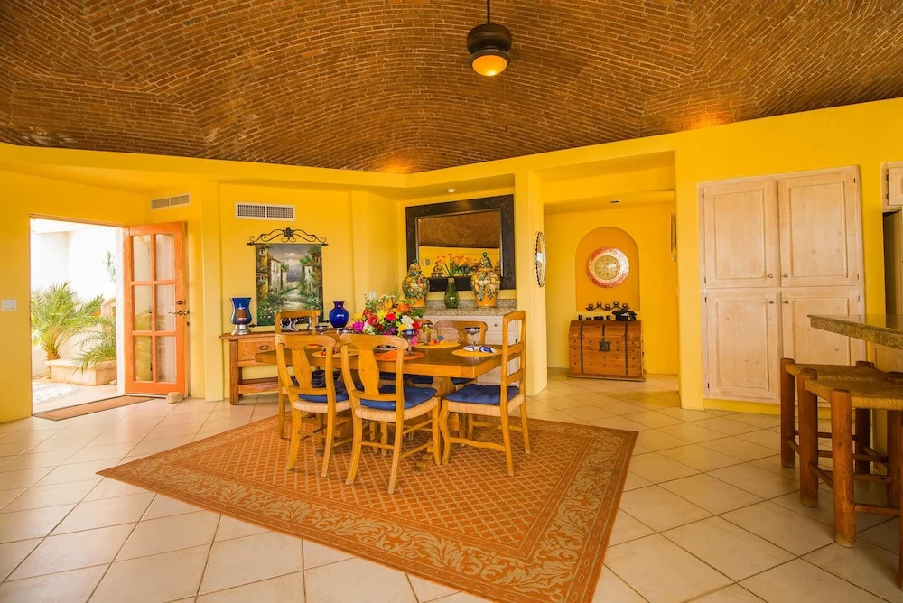 4BR 4BA 1 Mile from Beach&Downtown, Villa Ladrillo
