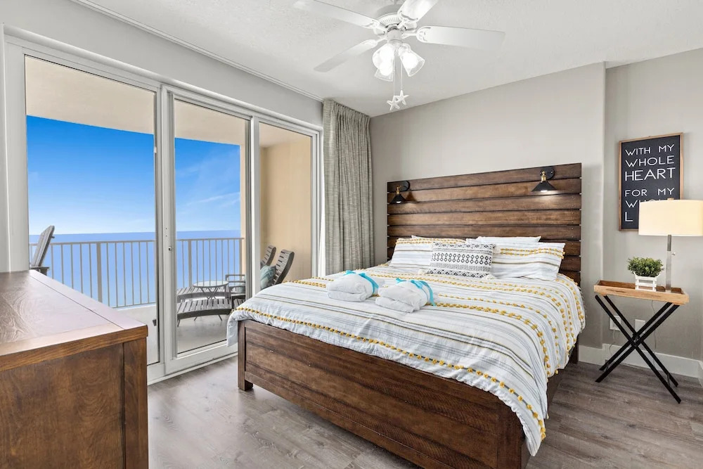 Beautiful Ocean Views! 2-Bedroom, 2-Bathroom! Resort Pools