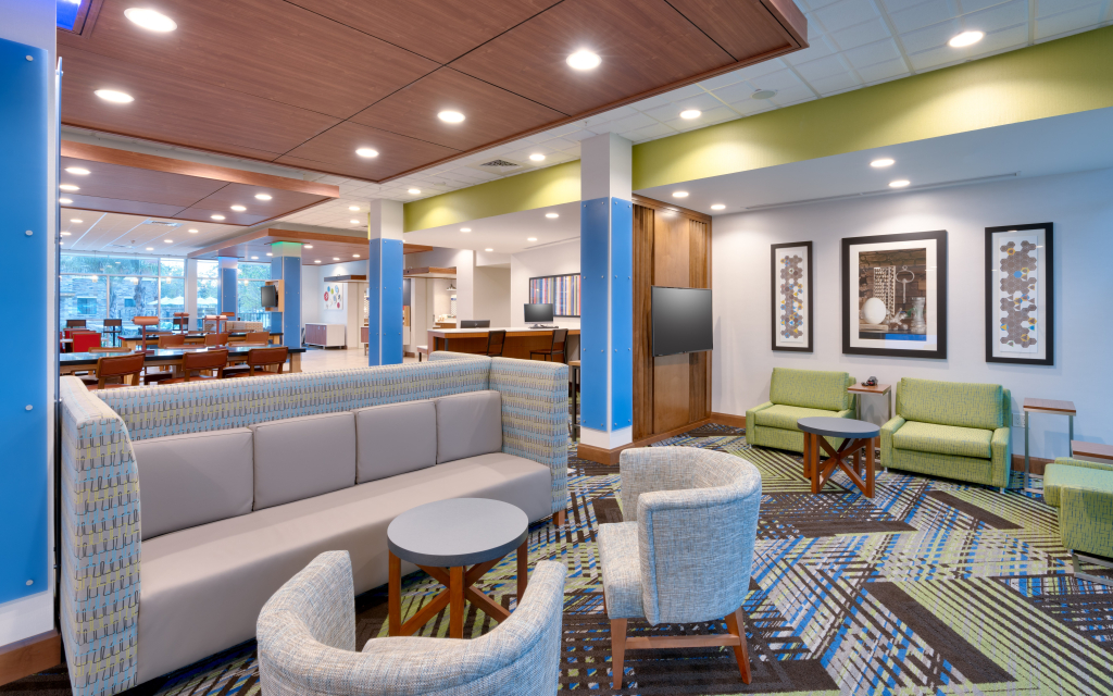 Holiday Inn Express & Suites - Gainesville I-75 by IHG
