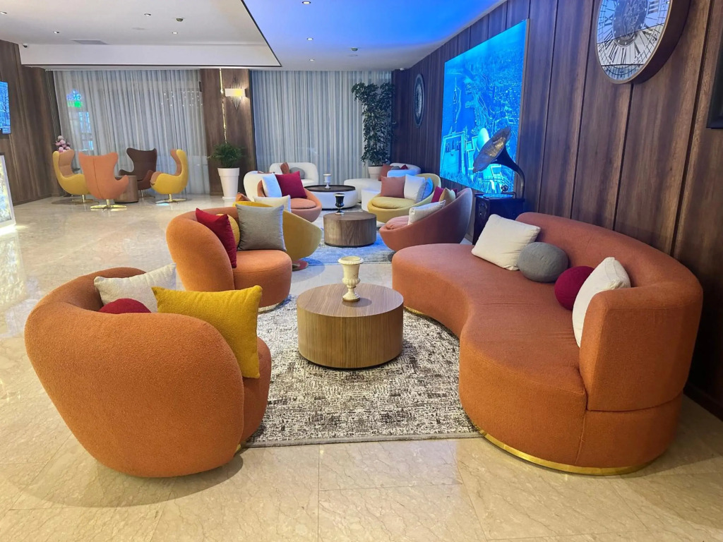 2H Hotel