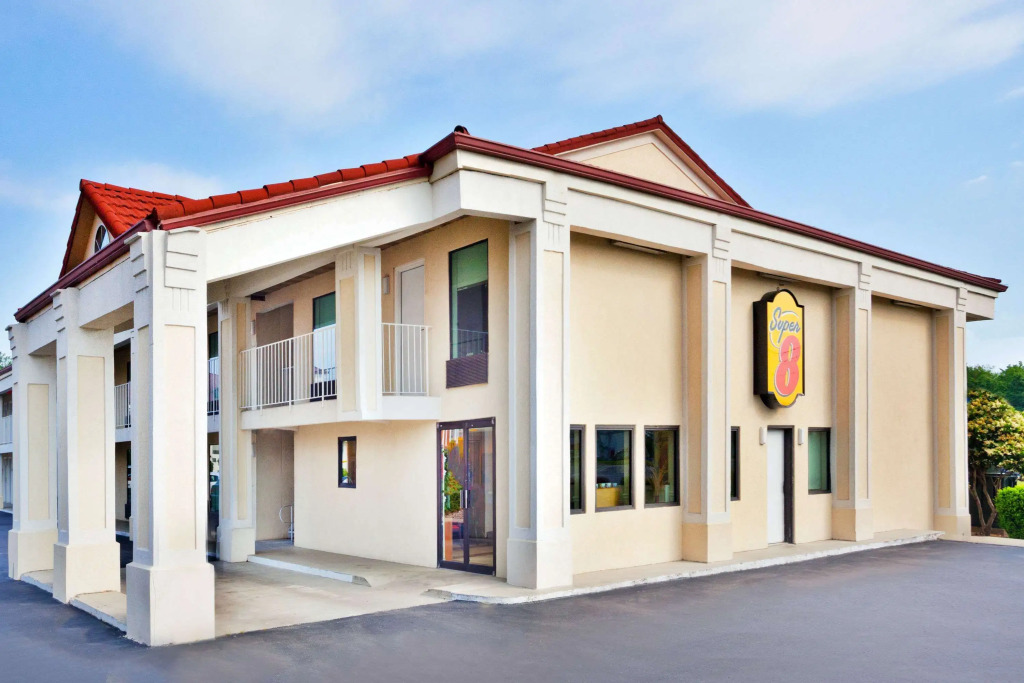 Super 8 by Wyndham Ringgold Chattanooga Area