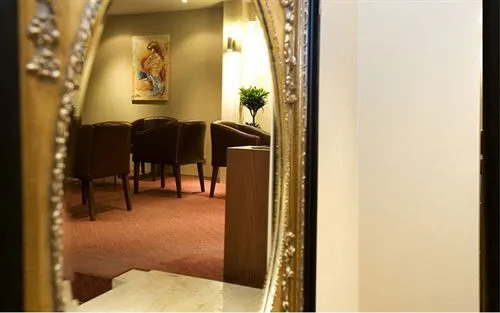 Tan Hotel