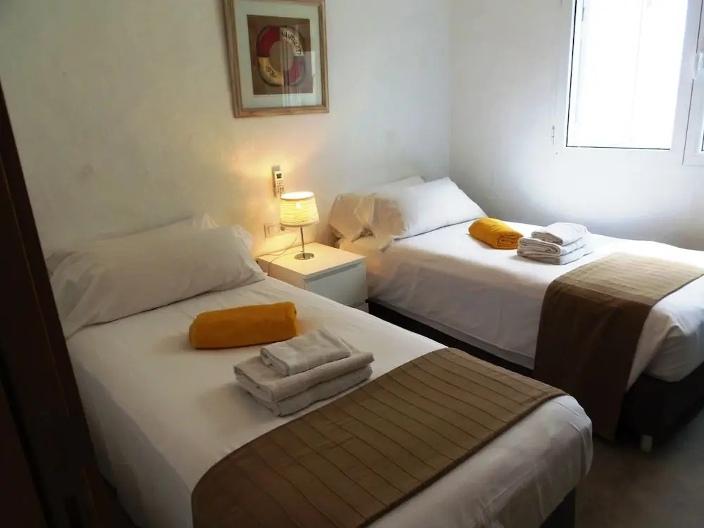 Villa 6 People, Heated Pool, Seafront, Great Location