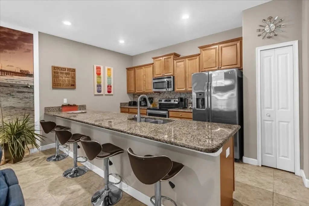 4 Bedrooms 3 Bathrooms Storey Lake 3195 Pp
