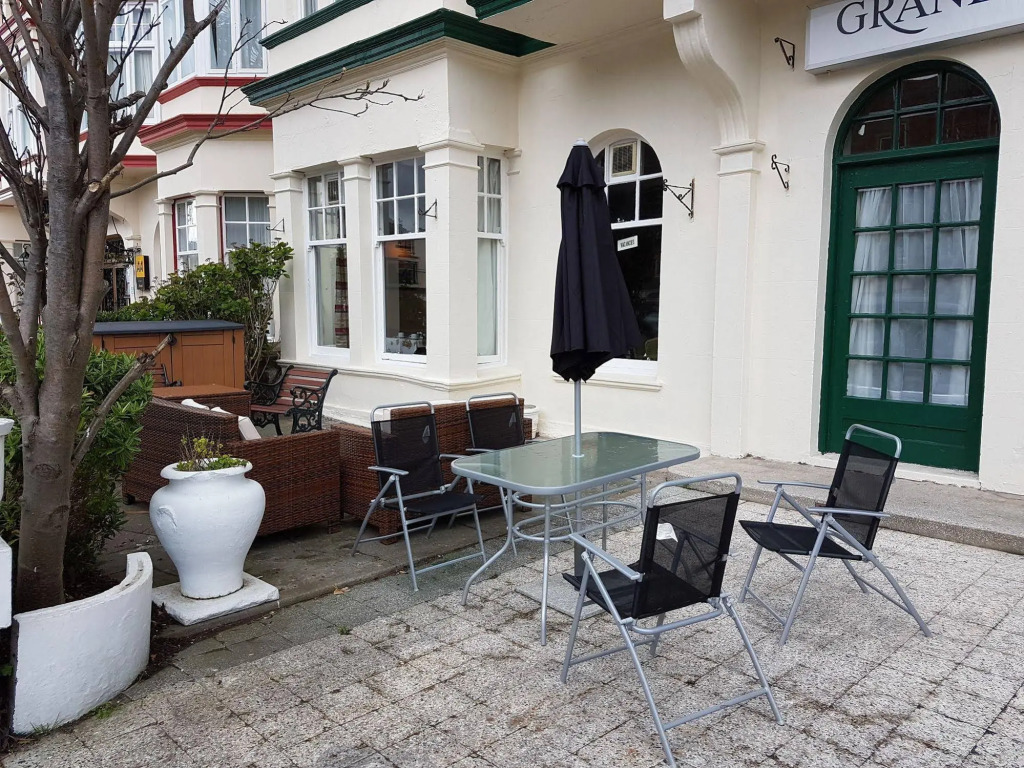 Grand Ash Hotel