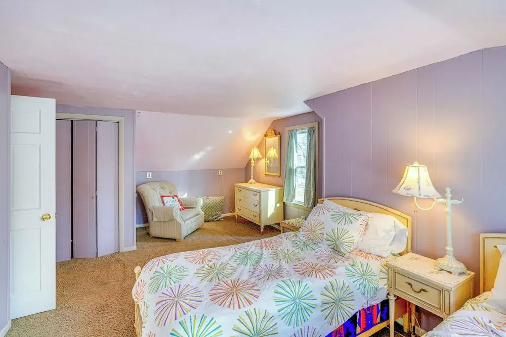1 Mi to Dtwn: Beautiful Home in Williamstown!