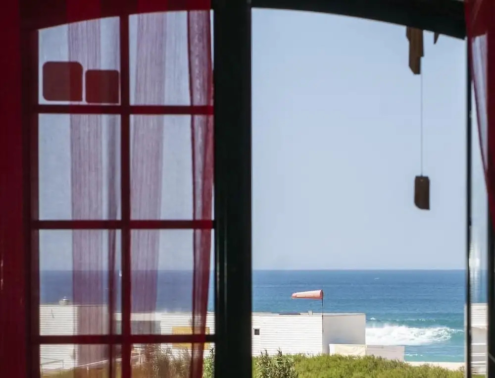 Supertubos Beach Hostel