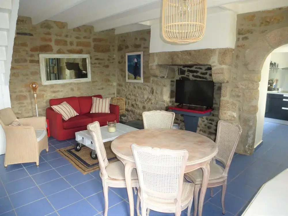 Holiday Home in Terenez by the Lively Port