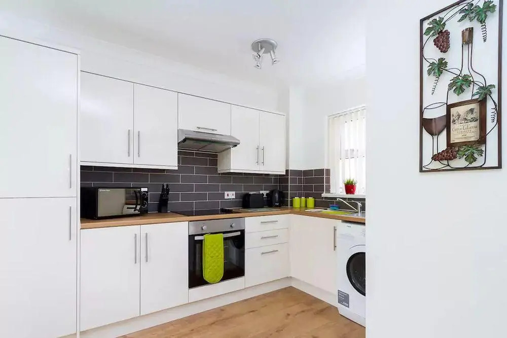 Stay In Cardiff Canton St. John's Court Apartment