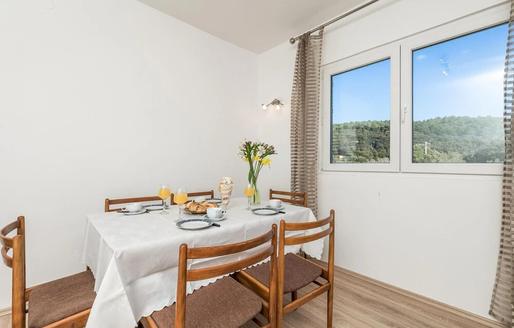 Amazing Home in Supetarska Draga With Wifi and 3 Bedrooms