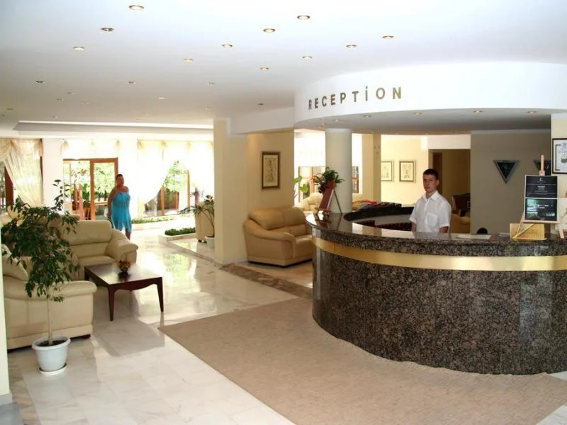 Oasis Park Hotel