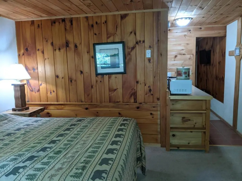 Adirondack Diamond Point Lodge