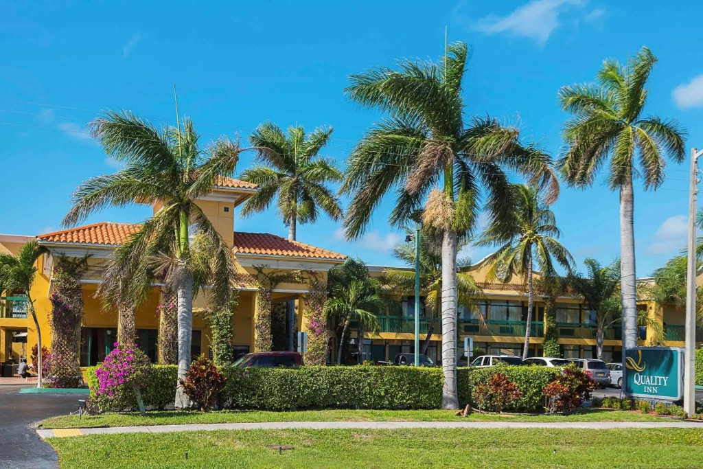 Boca By The Sea Hotel