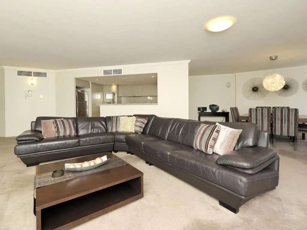Oasis, Unit 9/5 Laman Street