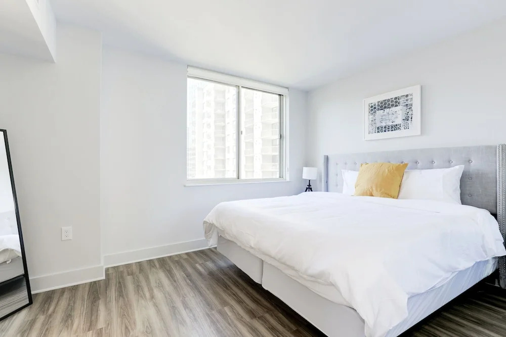 Elegant 2BR Apartment - Minutes to D.C.