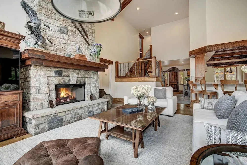5BR Alpine Luxury Home with Private Hot Tub by RedAwning - Save 20% on 7+ Nights!