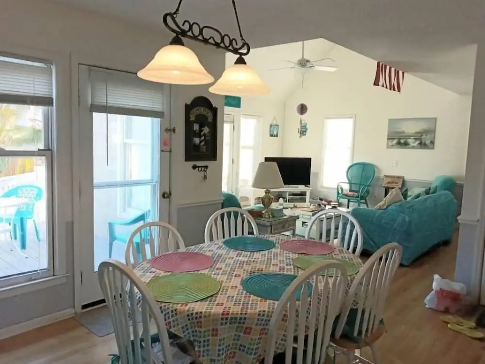 1 Galway Girl 3 Bedroom Home by RedAwning