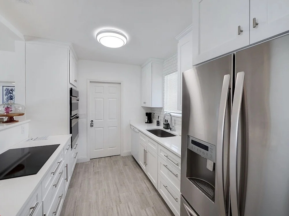 Seas The Day 8: Designer Beach W/ Pool! 3 Bedroom Condo