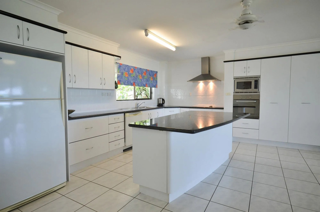 Roydon Beachfront Apartments