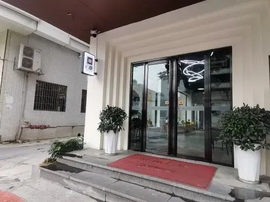 Xiyan Smart Apartment