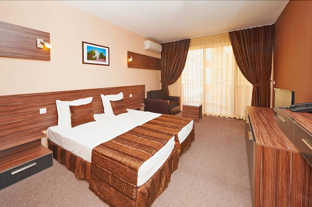 Coral Family Hotel