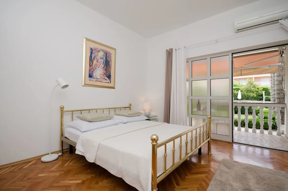 Apartments Sinisa