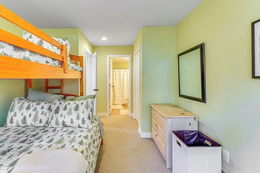Walk to Ski Lift: Spacious Condo in West Dover!