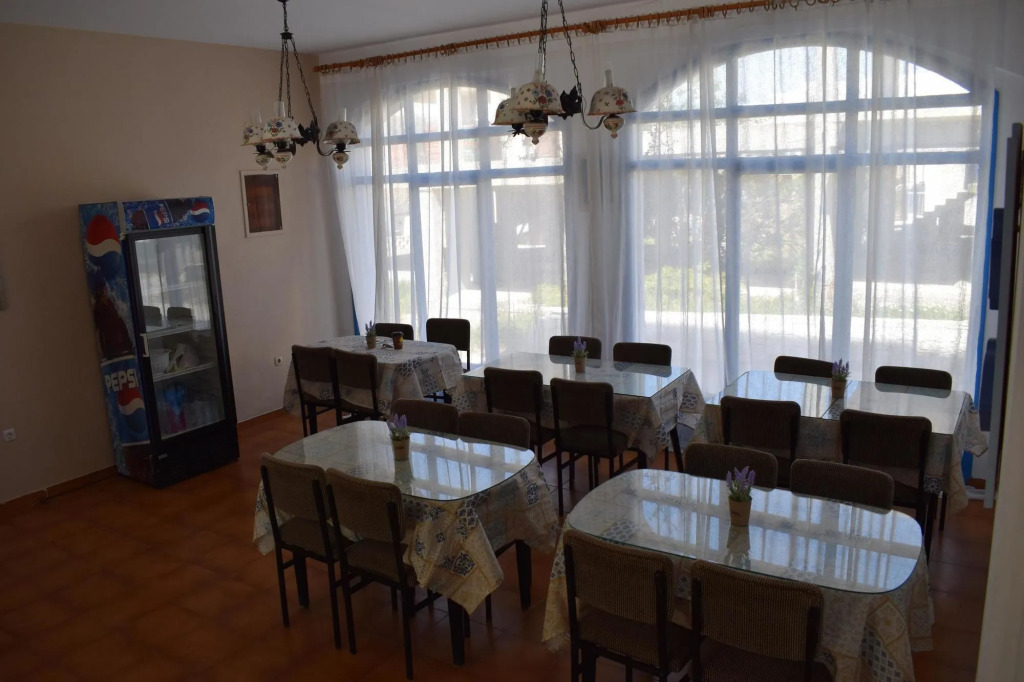 Aratos Hotel