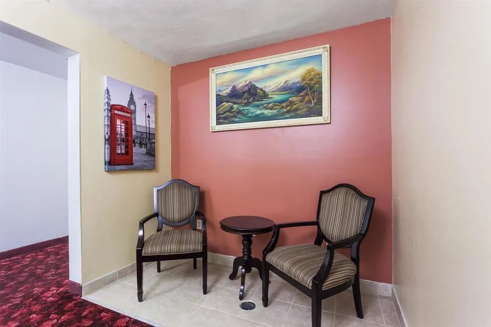 Auburn Travelodge Inn and Suites