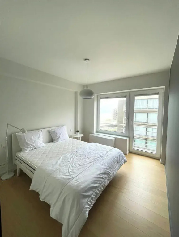 Apartment by Epernay Square With Sea View