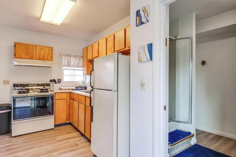 3 Mi to Belmont Stakes! Pet-friendly Home w/ Patio