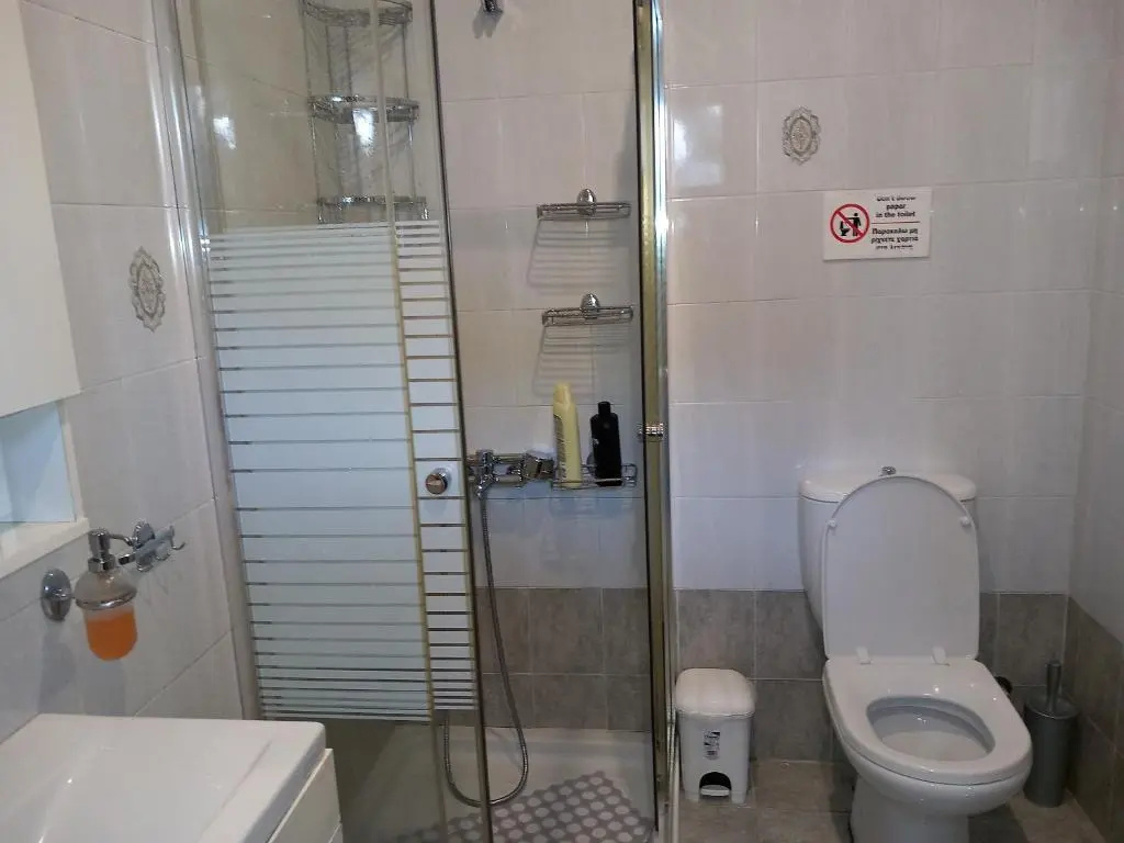 Airport's Close, Cozy Flat for 6 Persons